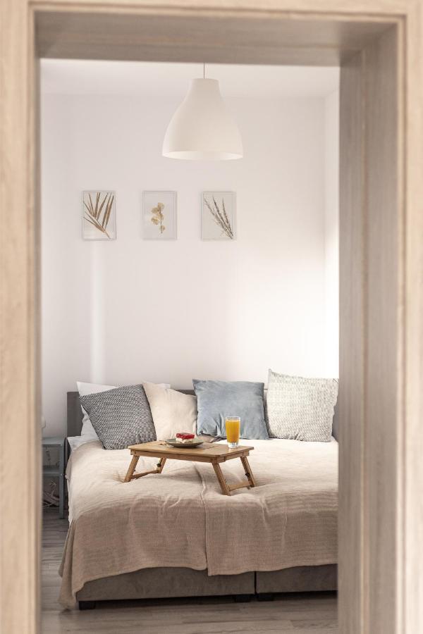 Apartament Pod Lasem Apartment Oldrzychowice Klodzkie Bagian luar foto